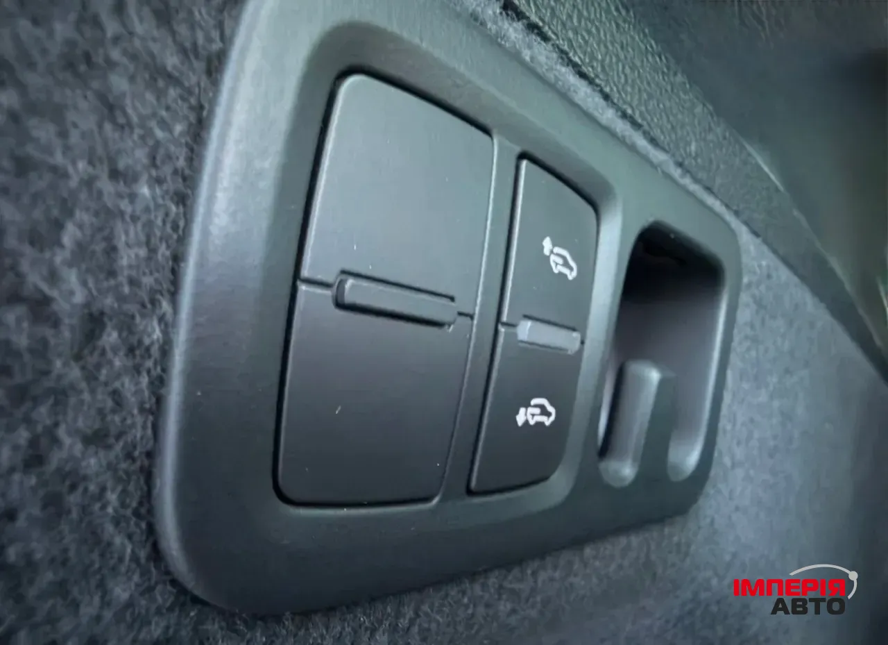 Audi Q7 - фото 27