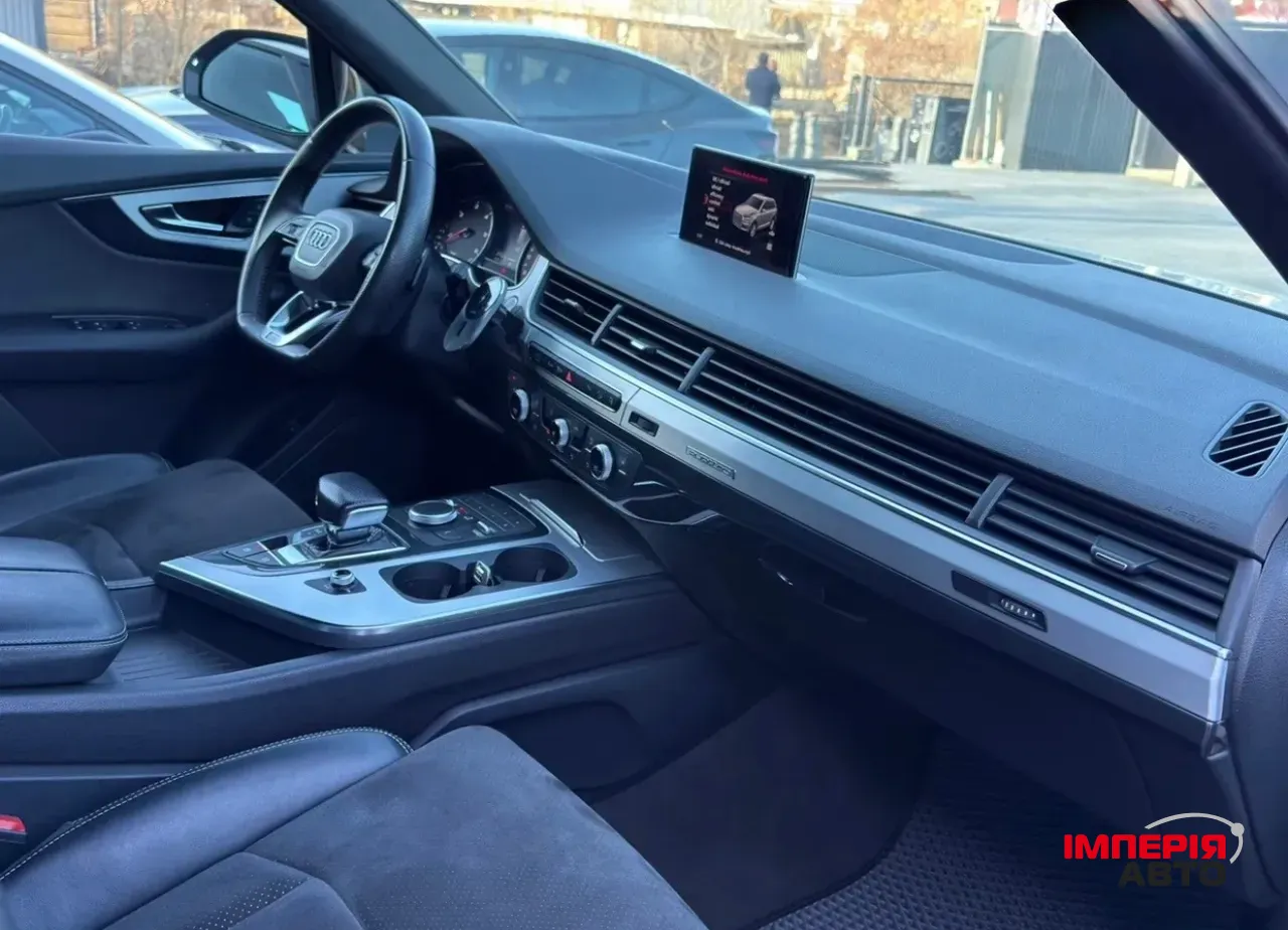 Audi Q7 - фото 12