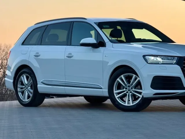 Audi Q7 - фото 2