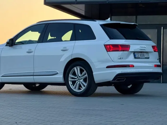 Audi Q7 - фото 3