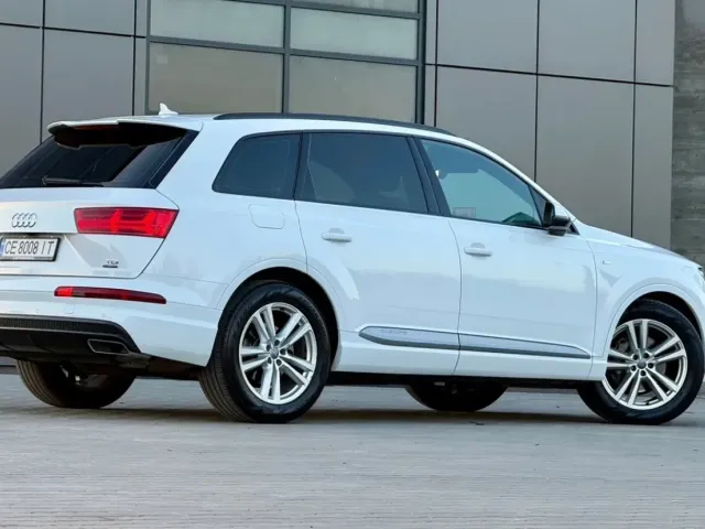 Audi Q7 - фото 4