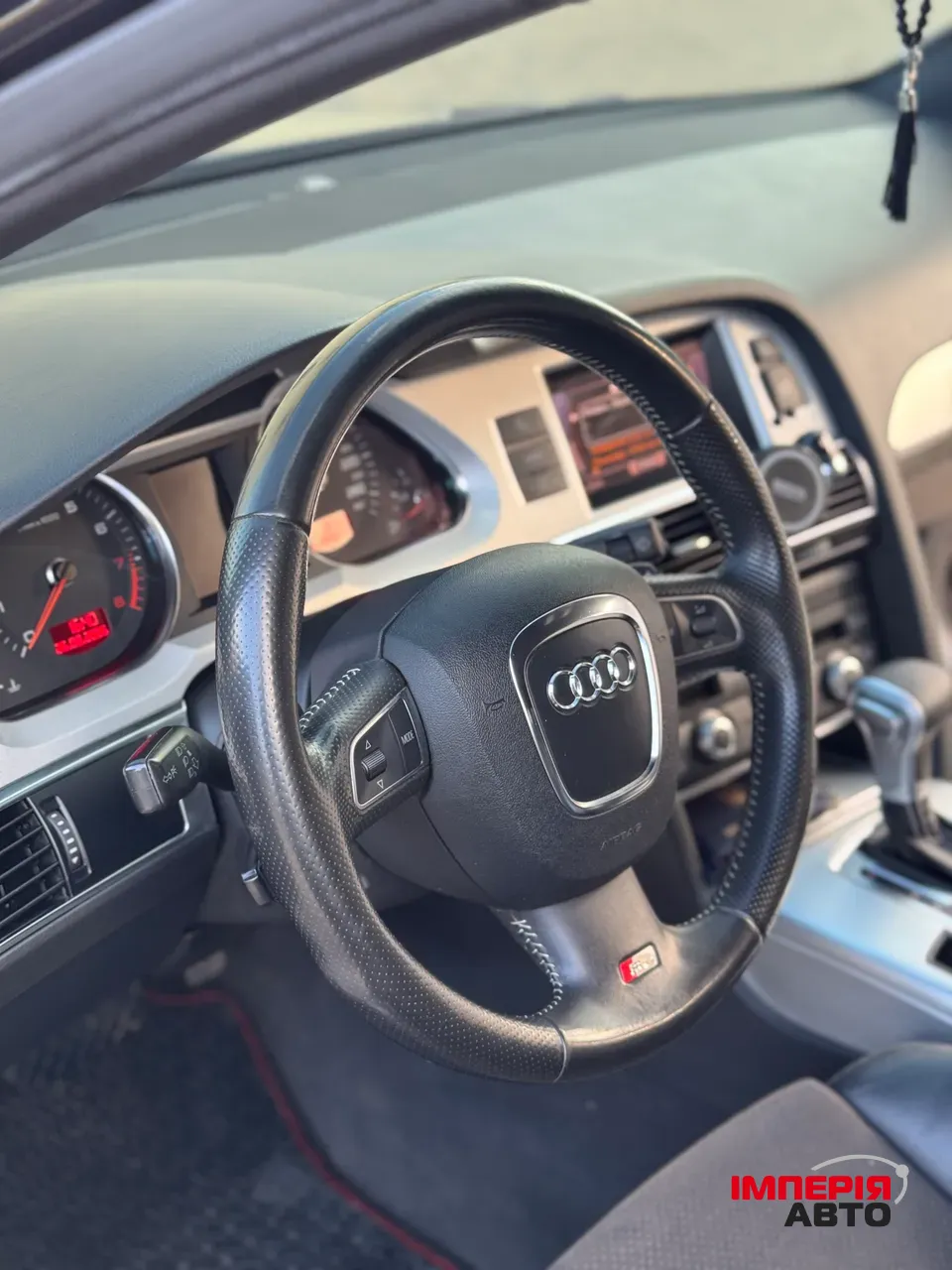 Audi A6 - фото 7