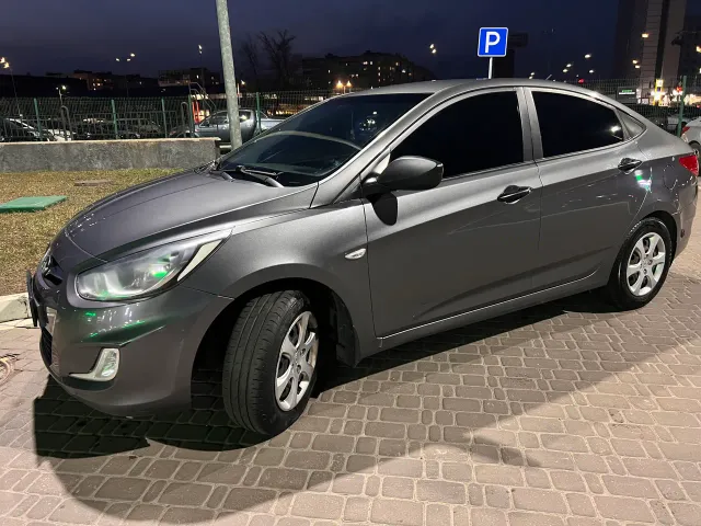 Hyundai Accent - фото 1