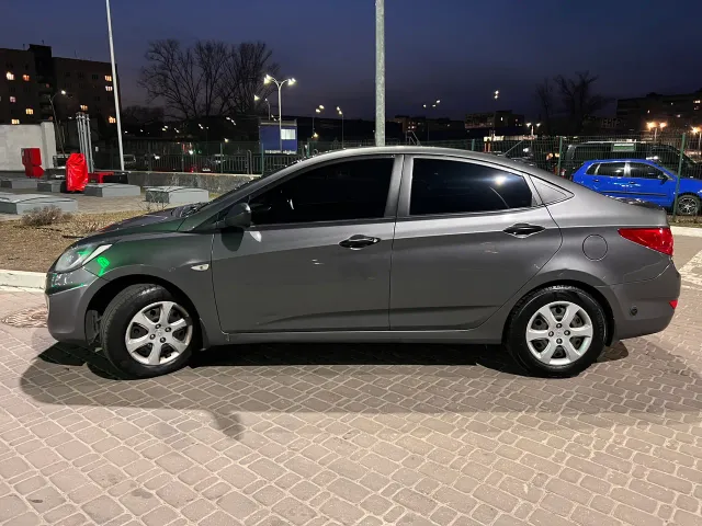 Hyundai Accent - фото 5