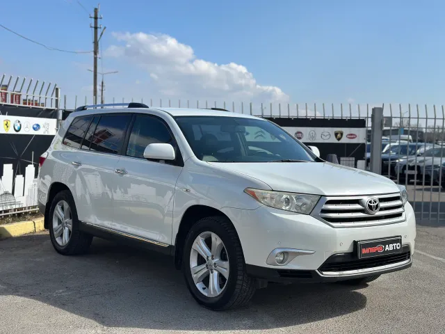 Toyota Highlander - фото 3