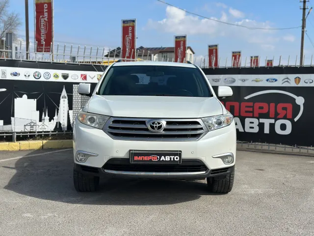 Toyota Highlander - фото 2