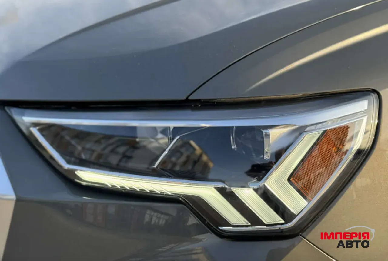 Audi Q3 - фото 9