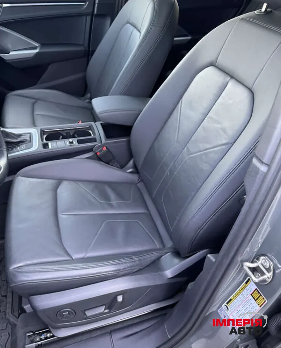 Audi Q3 - фото 11