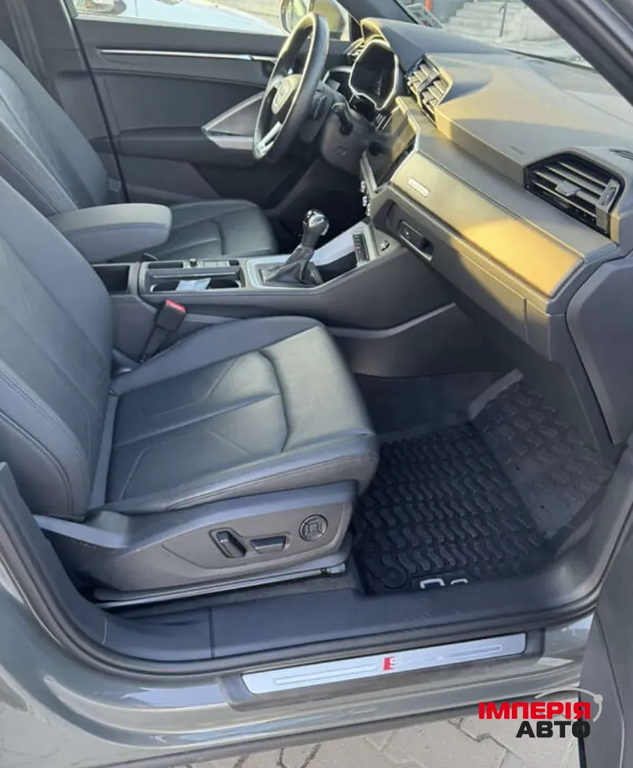 Audi Q3 - фото 12