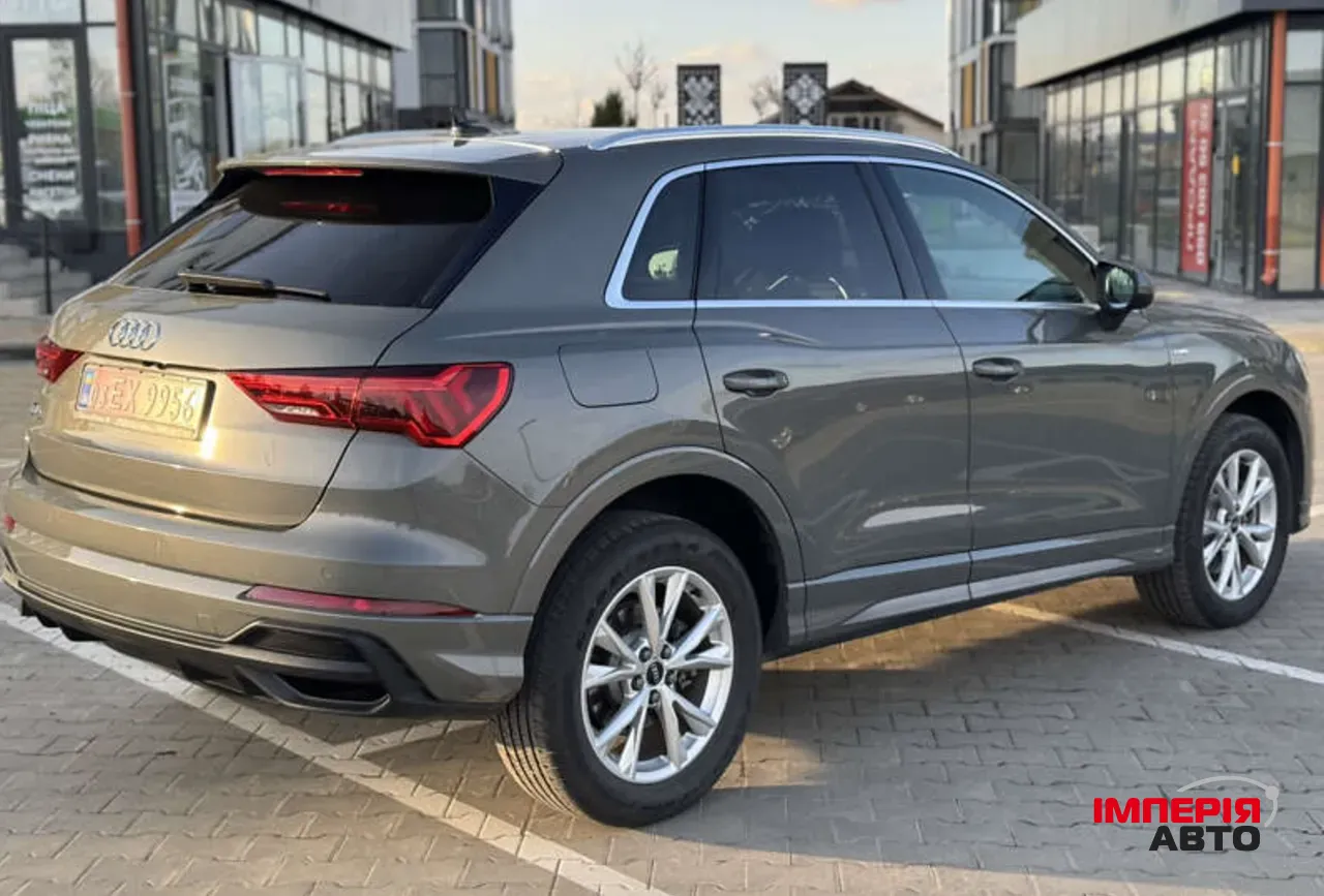 Audi Q3 - фото 5