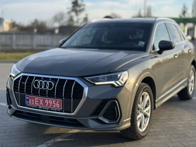 Audi Q3 - фото 1