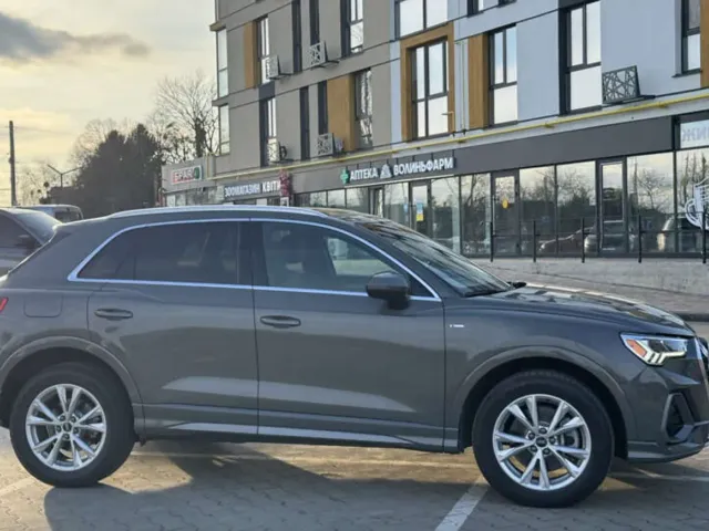 Audi Q3 - фото 4