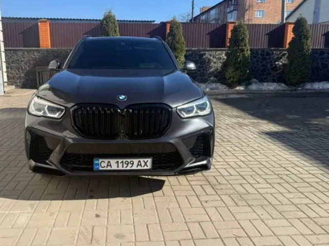 BMW X5 - фото 1