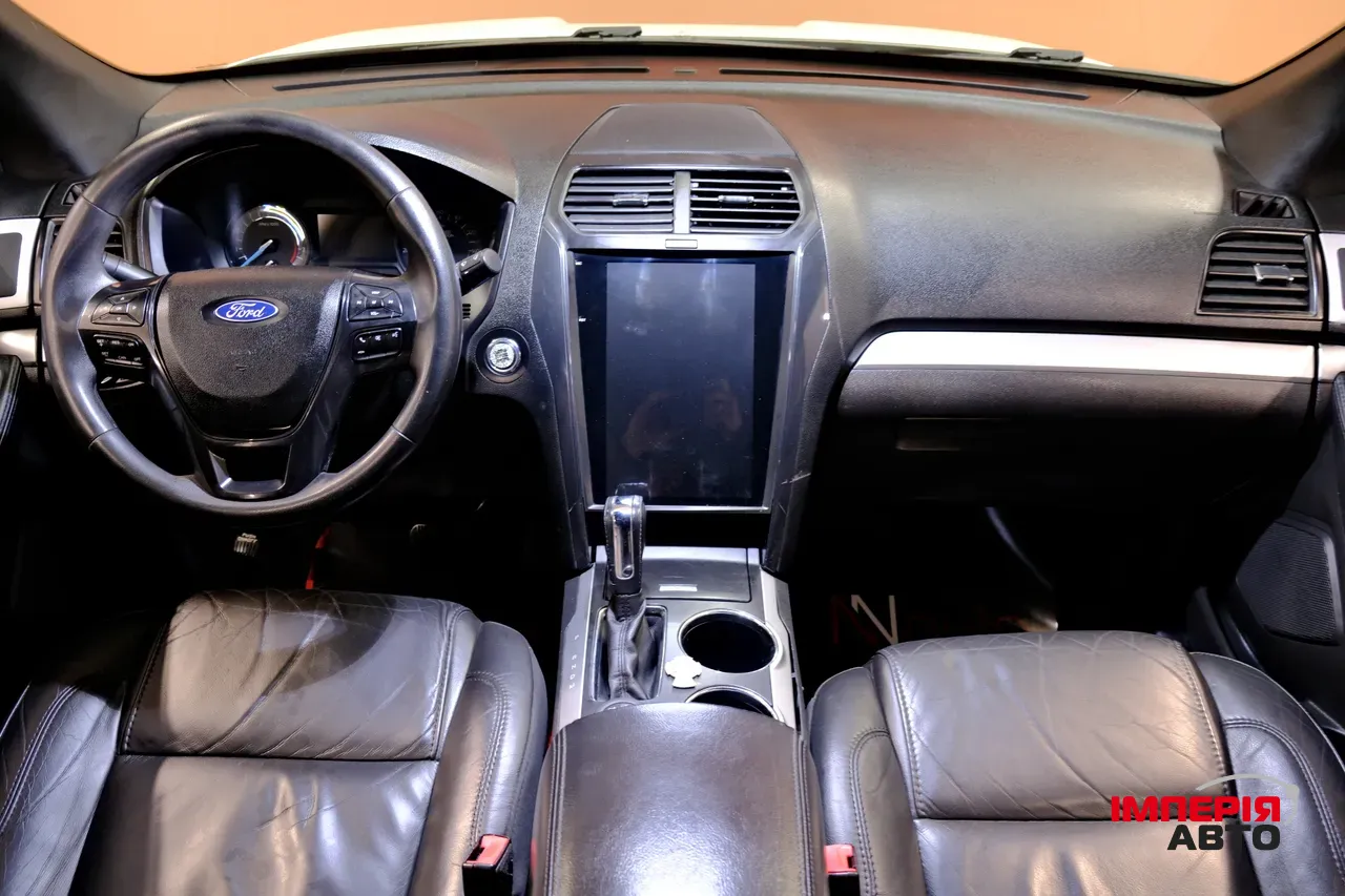Ford Explorer - фото 7