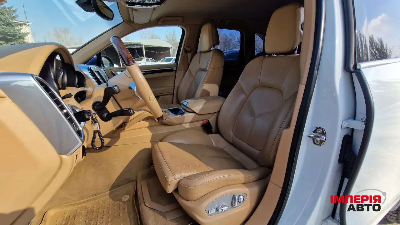 Porsche Cayenne - фото 14