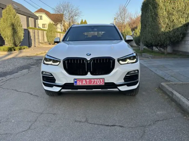 BMW X5 - фото 2