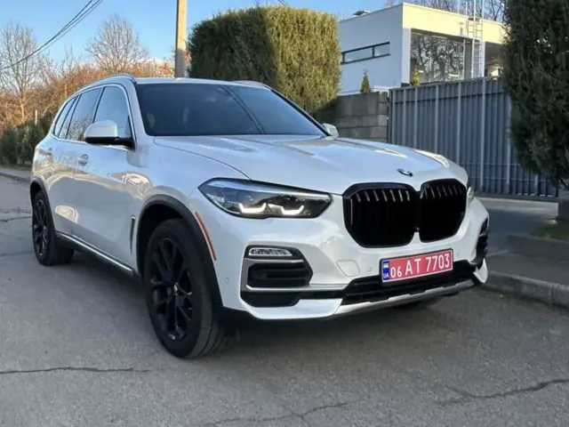 BMW X5 - фото 1