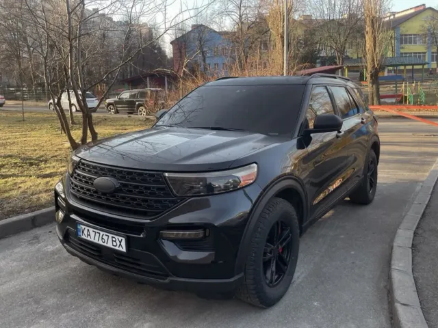Ford Explorer - фото 1