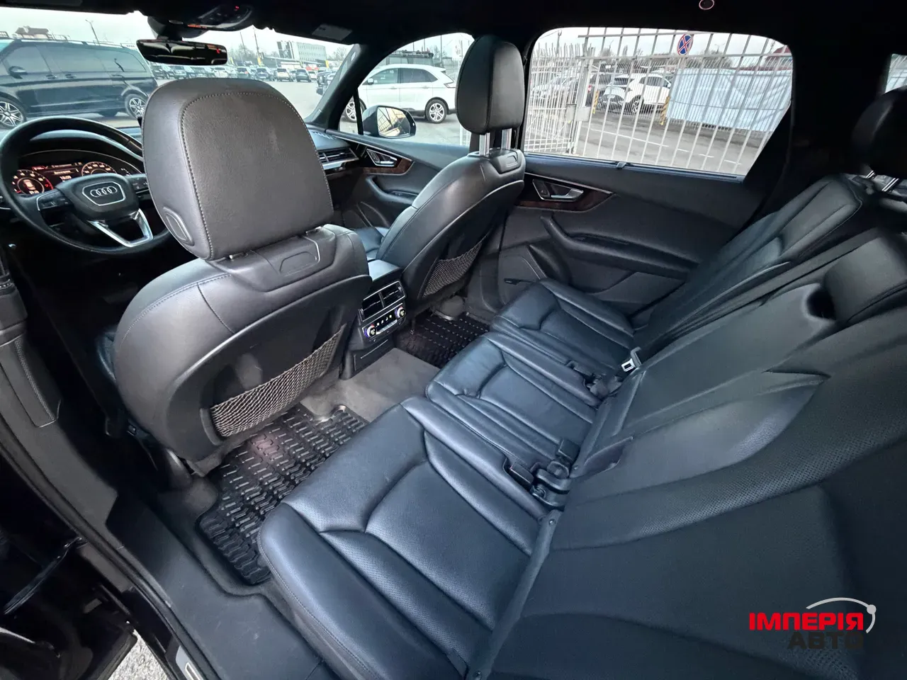 Audi Q7 - фото 16