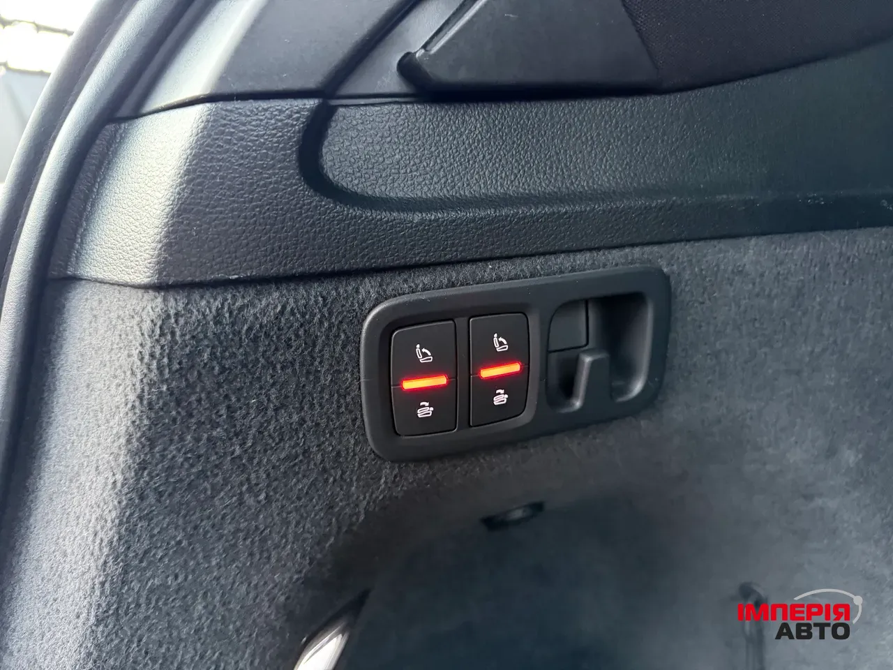 Audi Q7 - фото 22