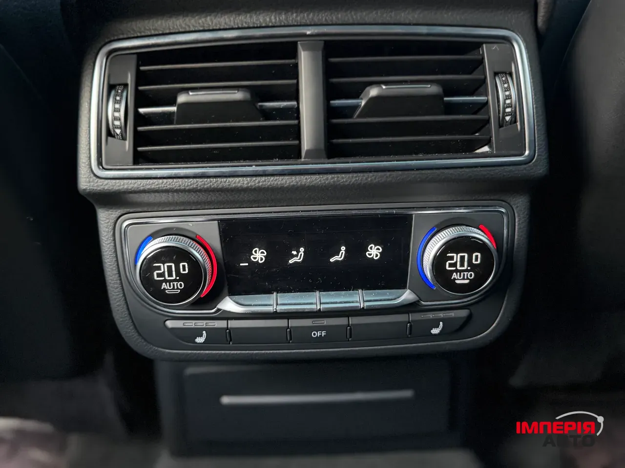 Audi Q7 - фото 20