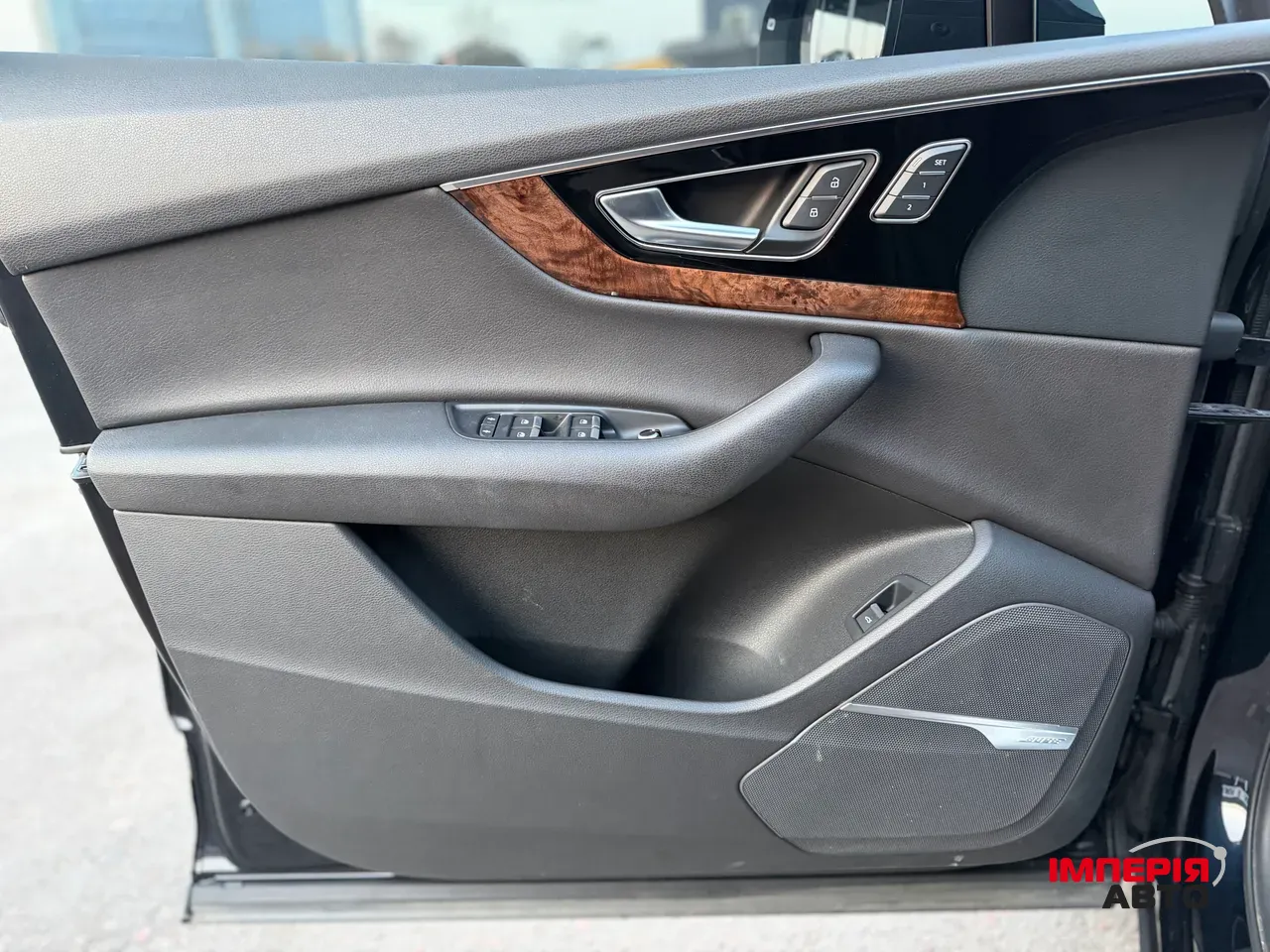 Audi Q7 - фото 3