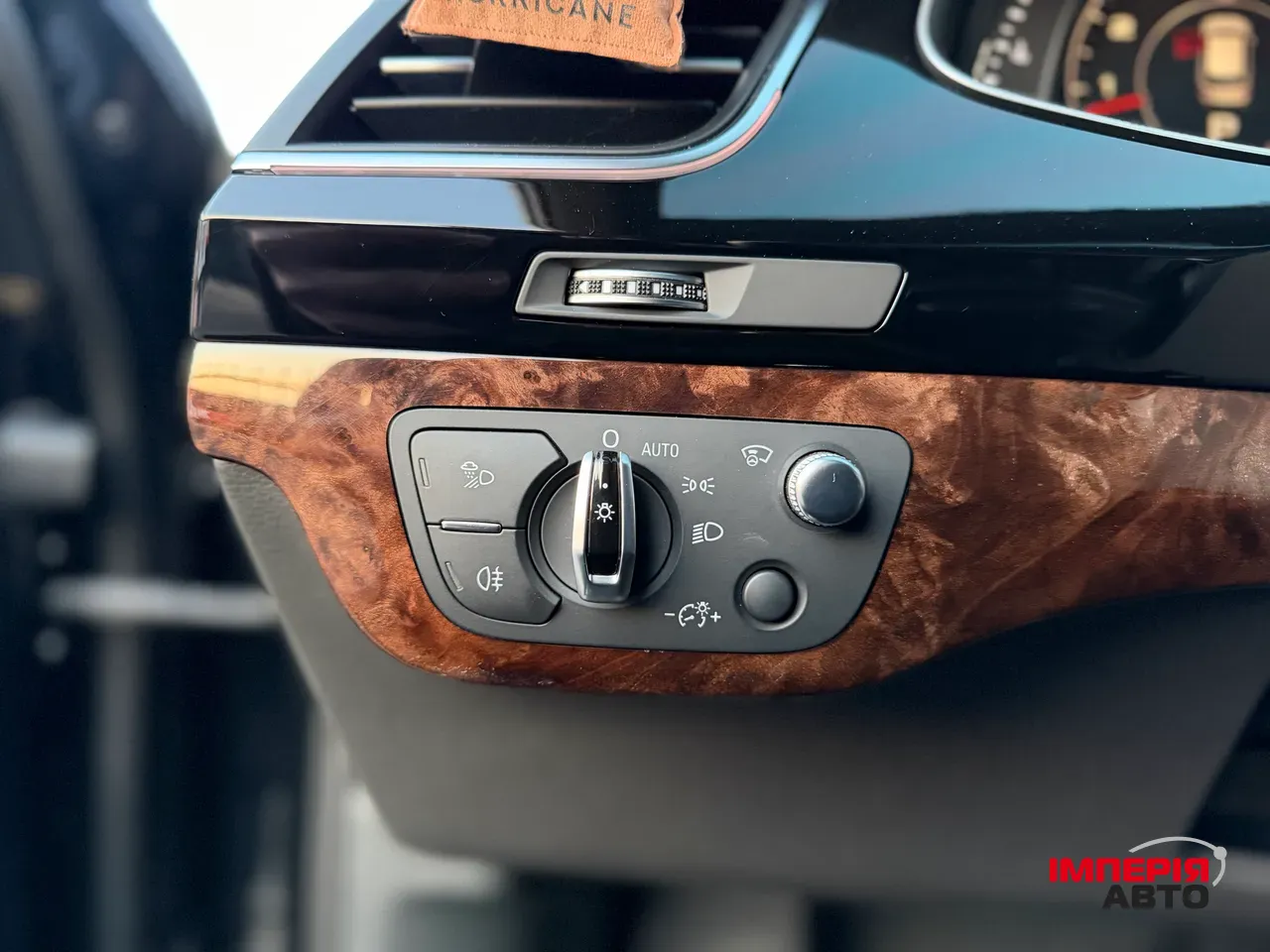 Audi Q7 - фото 10