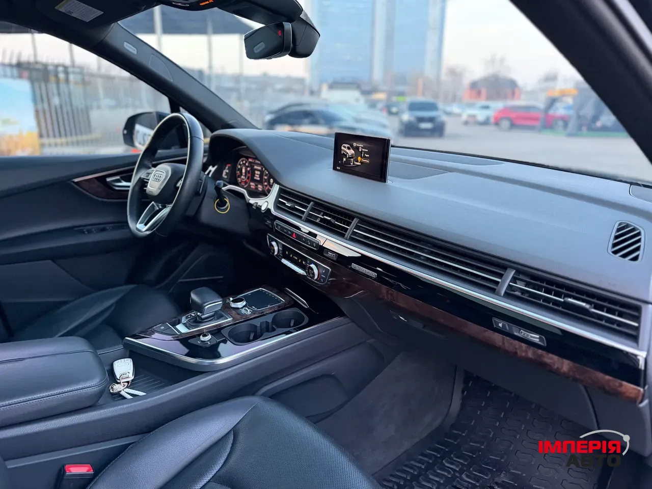 Audi Q7 - фото 24