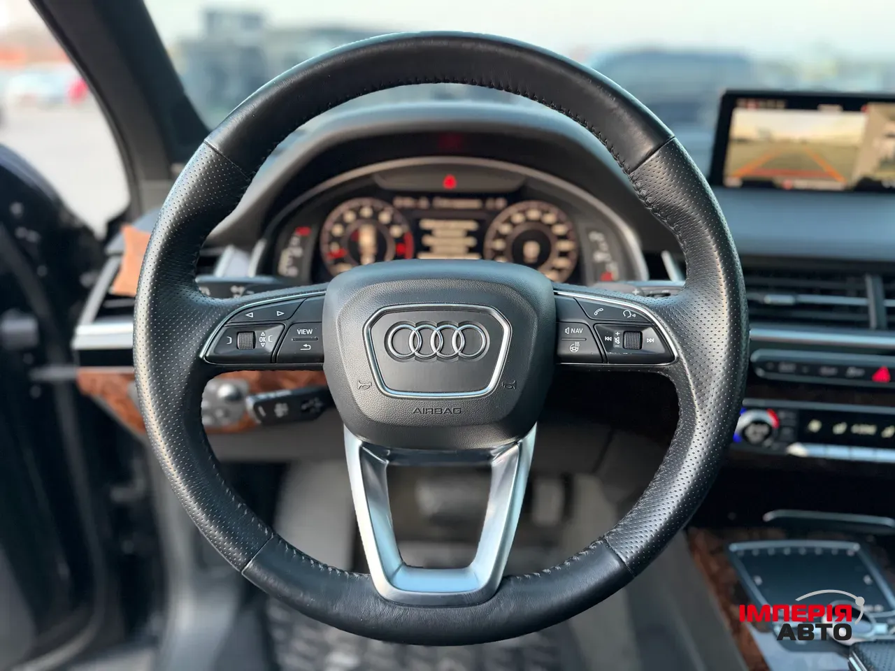 Audi Q7 - фото 9