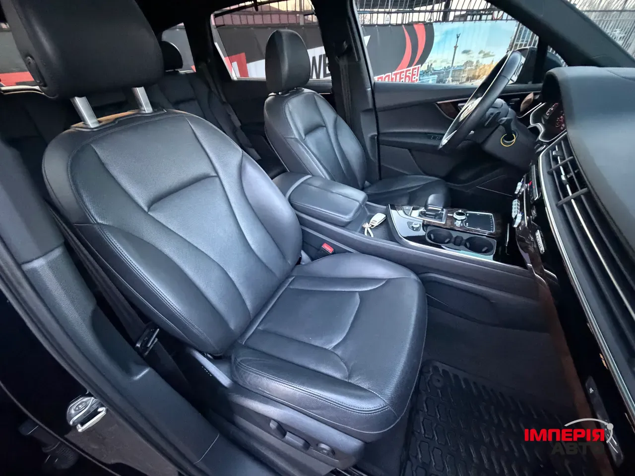 Audi Q7 - фото 25