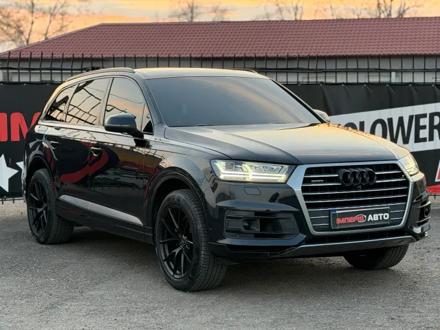 Audi Q7 - фото 5