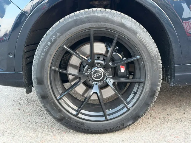 Audi Q7 - фото 4