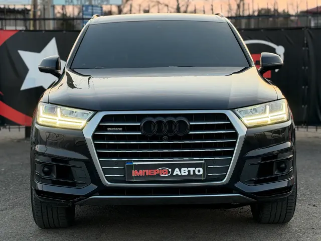 Audi Q7 - фото 2
