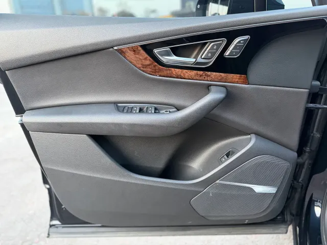 Audi Q7 - фото 3