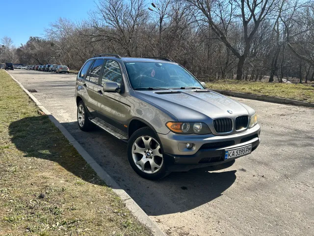 BMW X5 - фото 1