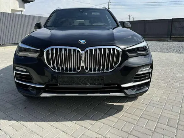 BMW X5 - фото 1