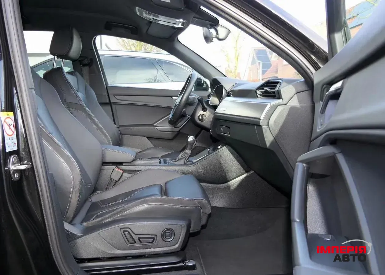 Audi Q3 - фото 8