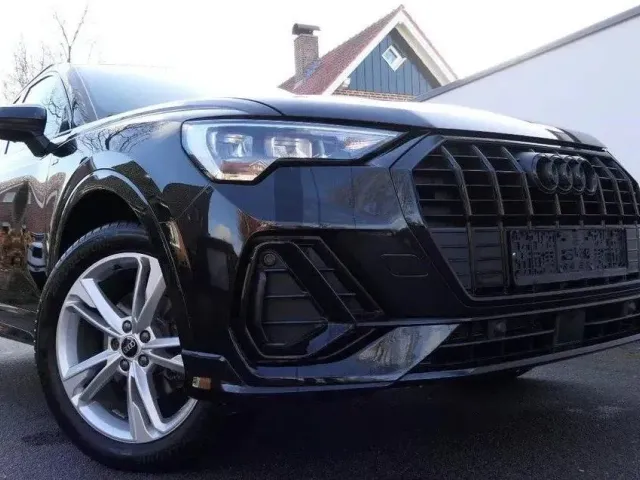 Audi Q3 - фото 2