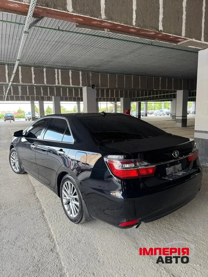 Toyota Camry - фото 2