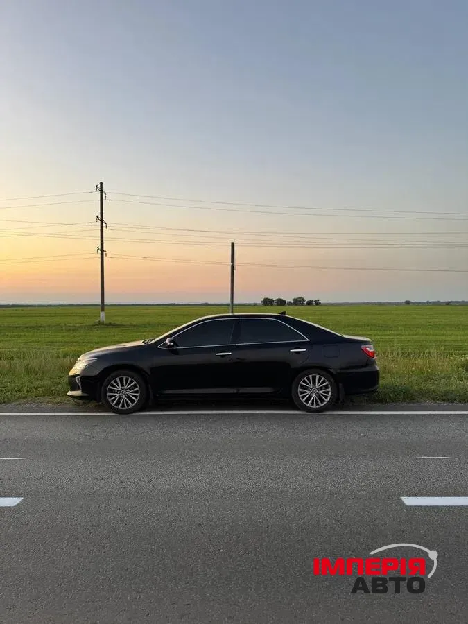 Toyota Camry - фото 4