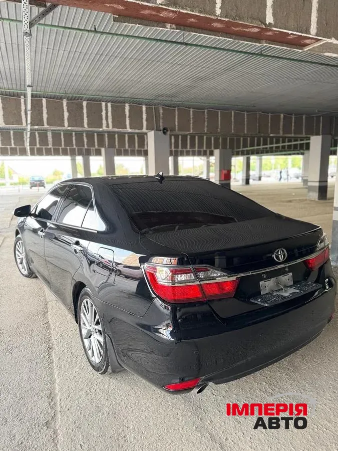 Toyota Camry - фото 3