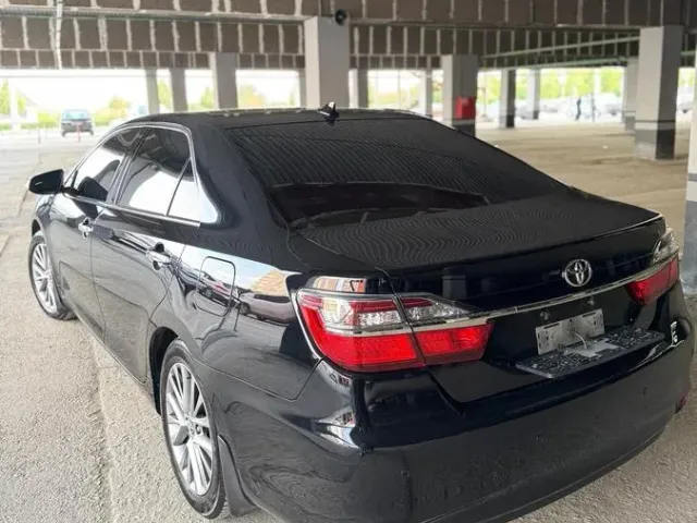 Toyota Camry - фото 3