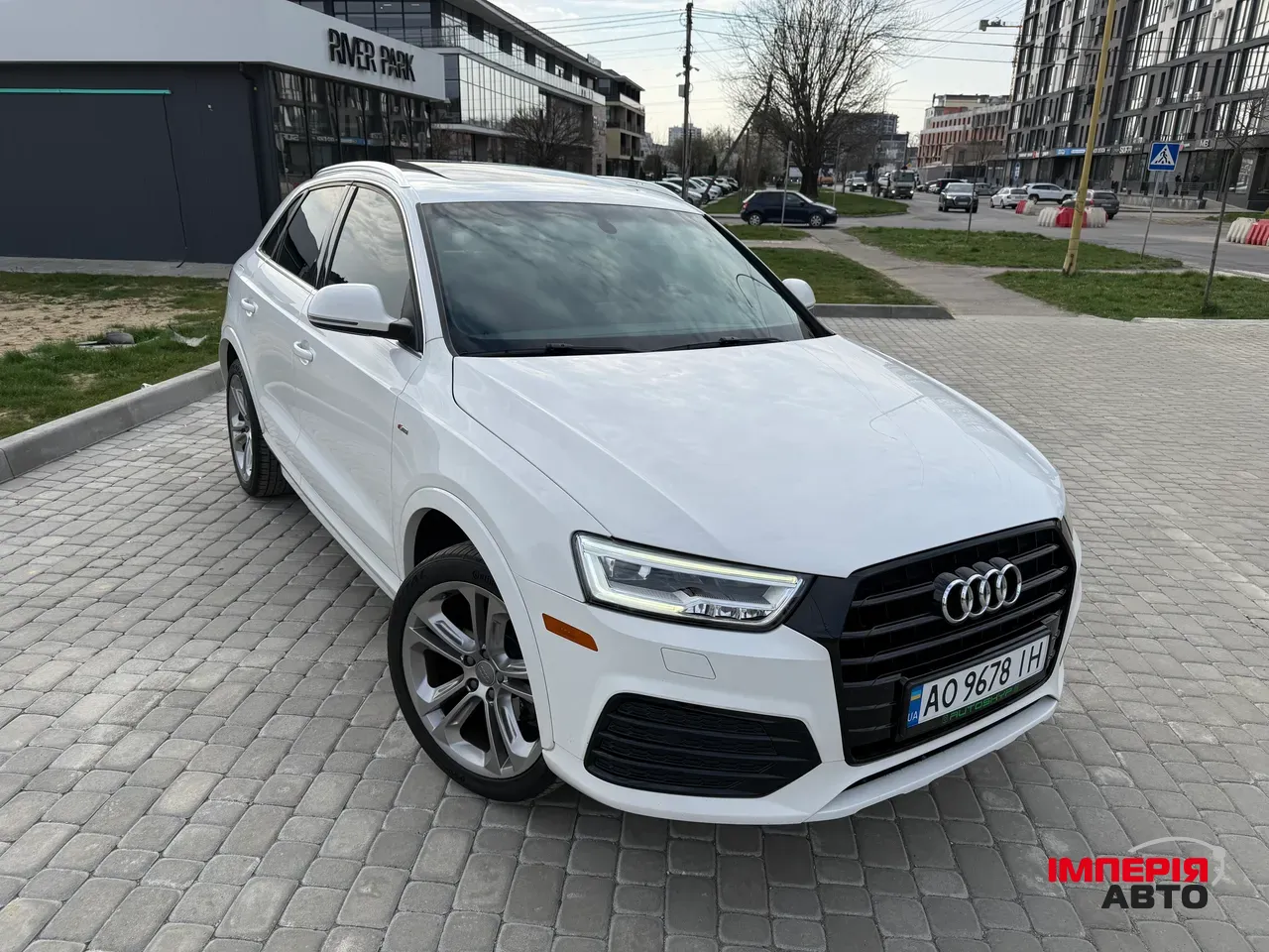 Audi Q3 - фото 1