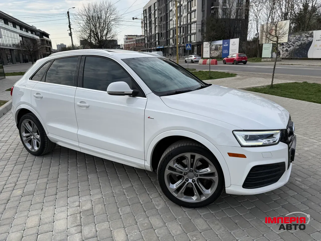 Audi Q3 - фото 7