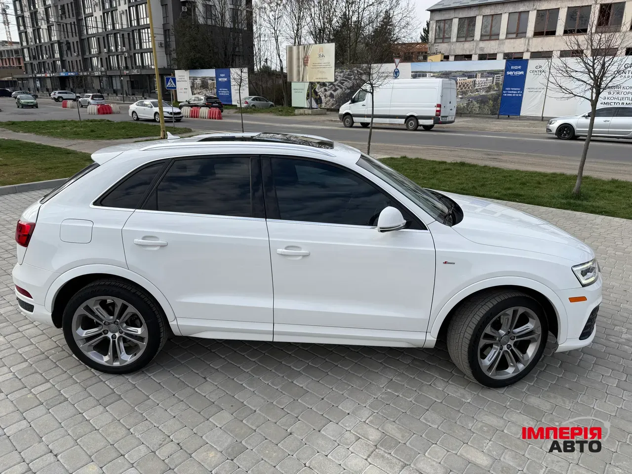 Audi Q3 - фото 6