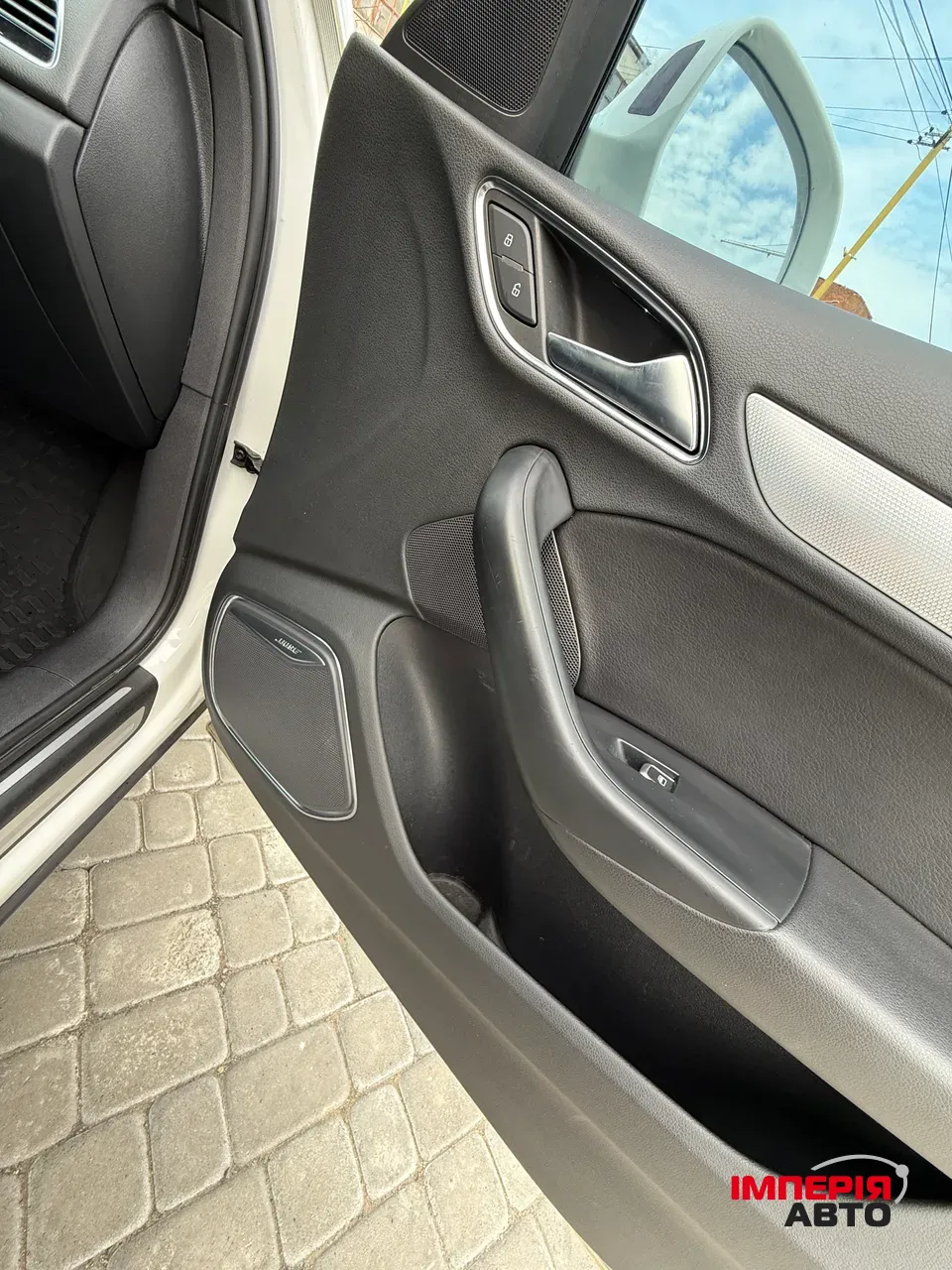 Audi Q3 - фото 17