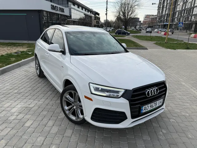 Audi Q3 - фото 1