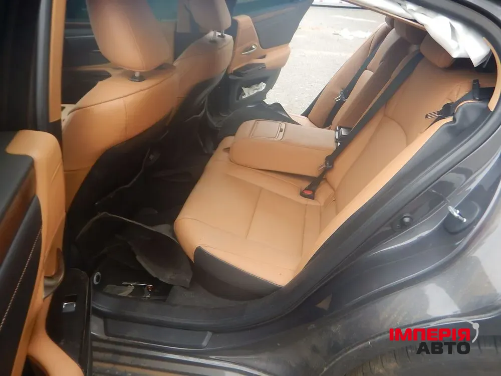 Lexus ES - фото 11