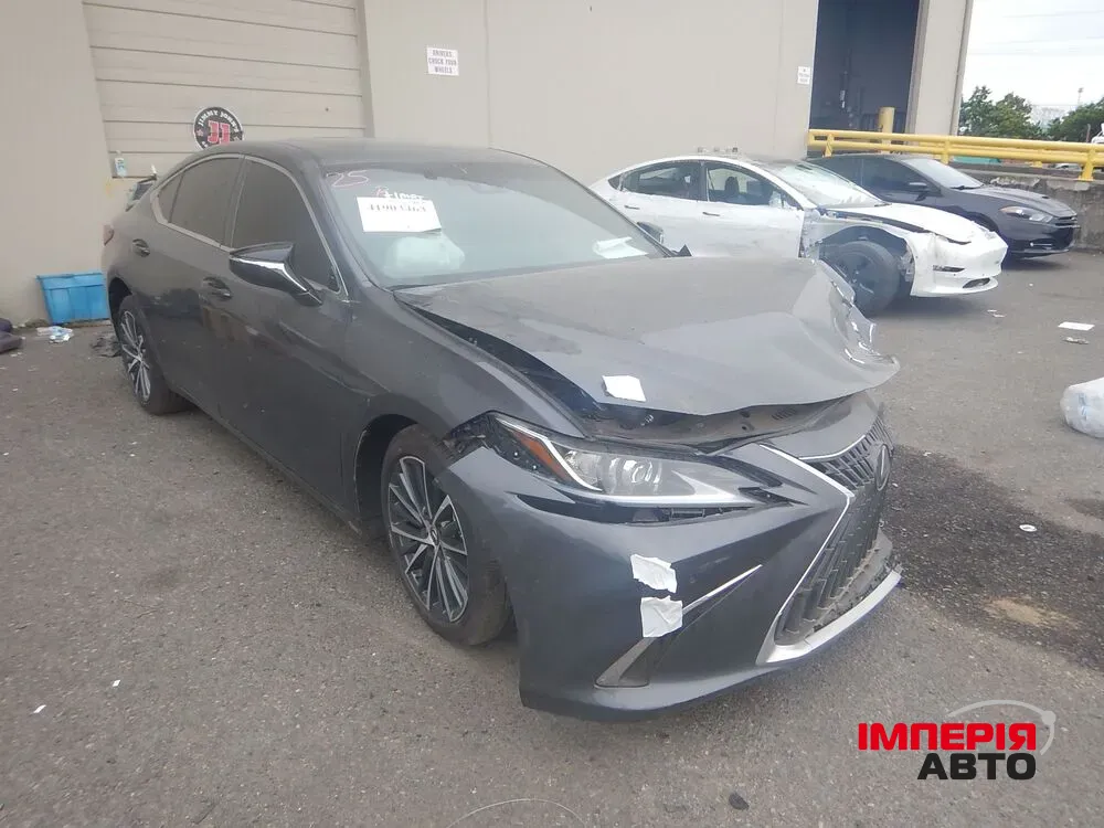 Lexus ES - фото 1