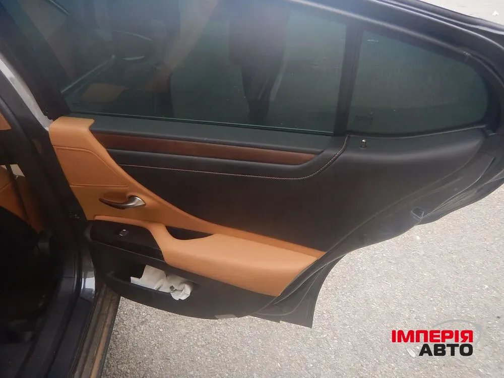 Lexus ES - фото 15